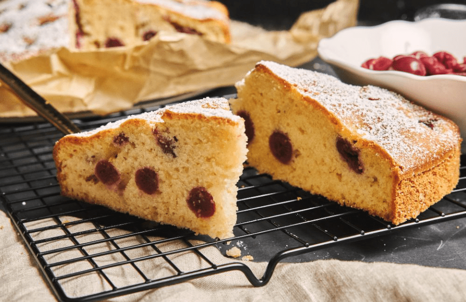 Perpaduan Rasanya Pas Buat Teman Minum Teh: Resep Cranberry Butter Cake untuk Suguhan Hari Natal, Manis!