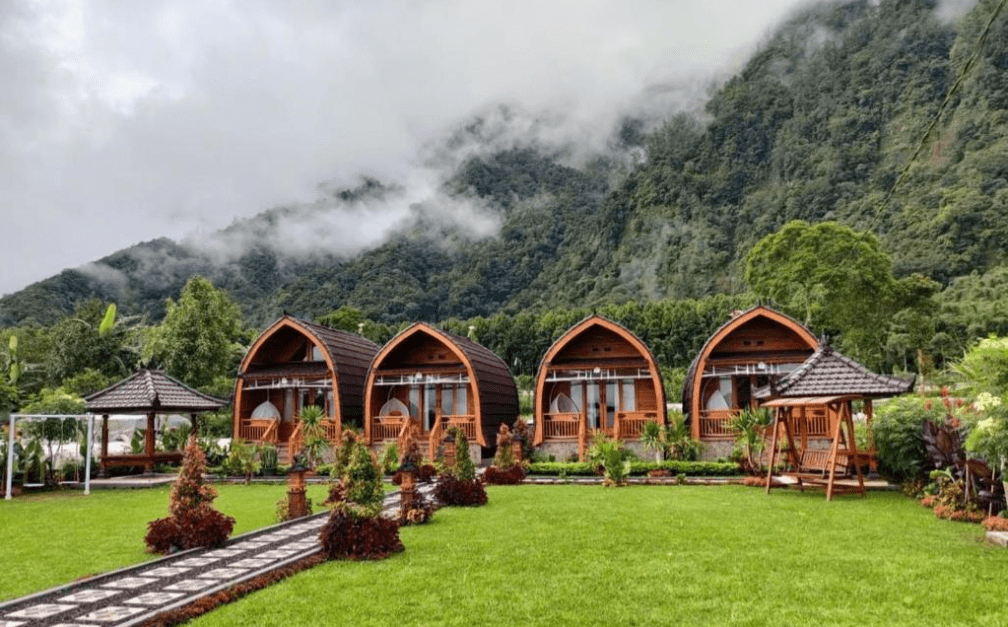 Glamping With Mountain and Lake View: Rekomendasi Spot Glamping Paling Hits di Kawasan Bedugul Bali