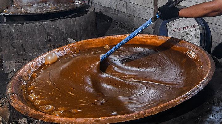 Dodol Betawi: Lezatnya Manis Tradisional Khas Jakarta