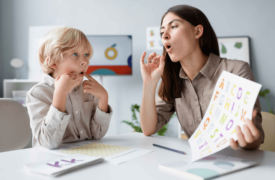 Batasi Memberi Si Kecil Gadget, Oke: 5 Alasan Gadget Naikkan Risiko Speech Delay pada Anak, Waspadai!