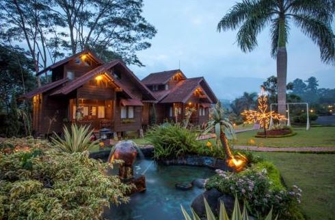 Ajak Bestiemu Staycation Disini! Inilah 3 Rekomendasi Hotel di Puncak Yang Dekat Tempat Wisata