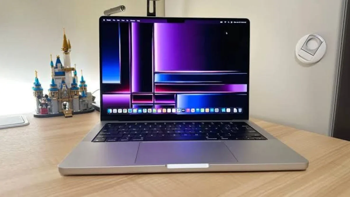 Apple MacBook Pro 14-Inch (M2 Pro)/Carousell