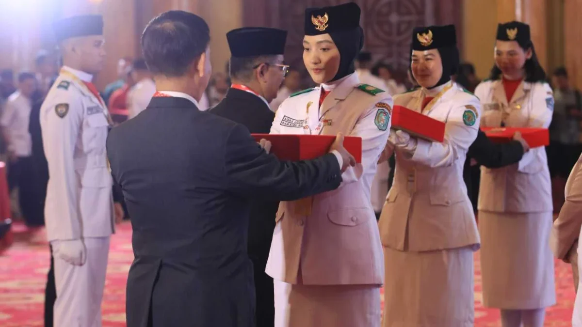 Foto: BPIP serahkan bendera duplikat