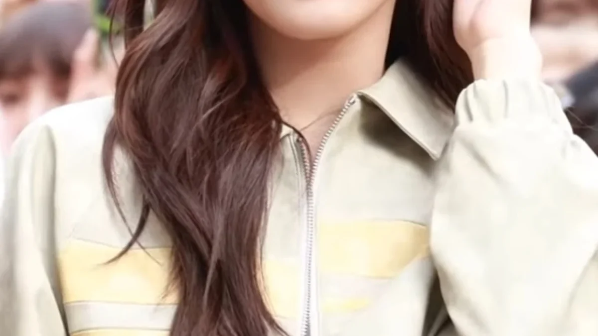 Leeseo IVE/Wikipedia