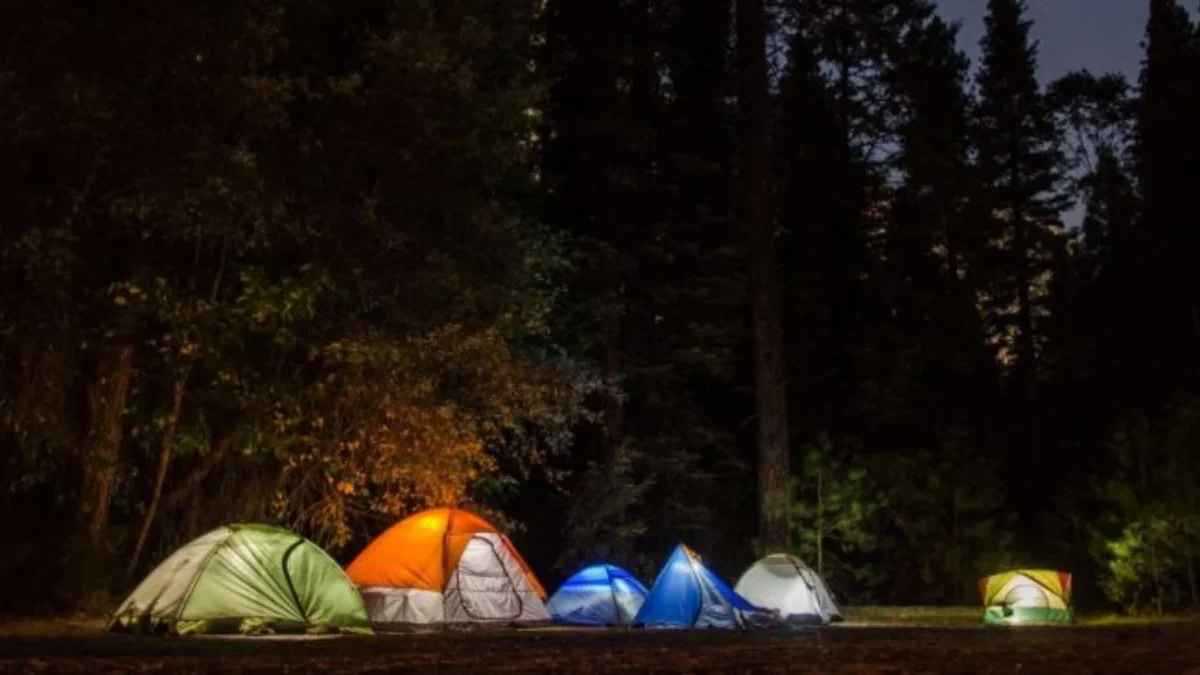 Menghabiskan Waktu Sambil Menyatu dengan Alam: 4 Pilihan Tempat Camping di Semarang camping