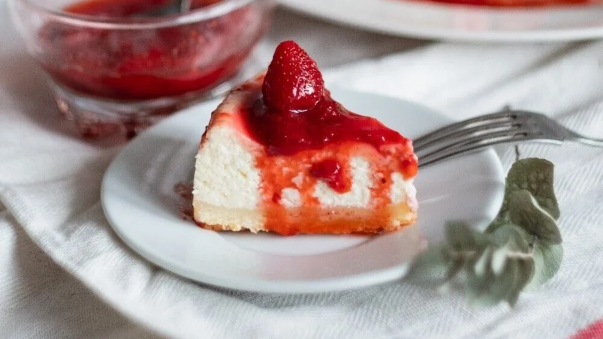 Strawberry Cheesecake, Perpaduan Stroberi dan Keju dalam Hidangan Manis yang Lezat cheesecake