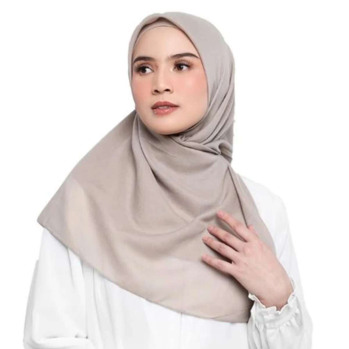 Wanita Muslimah Wajib Punya Ini – Inilah Rekomendasi Merek Jilbab Segi