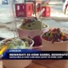 Menikmati Es Krim Sambil Berswafoto