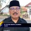 Mobil Tertimpa Ranting Pohon