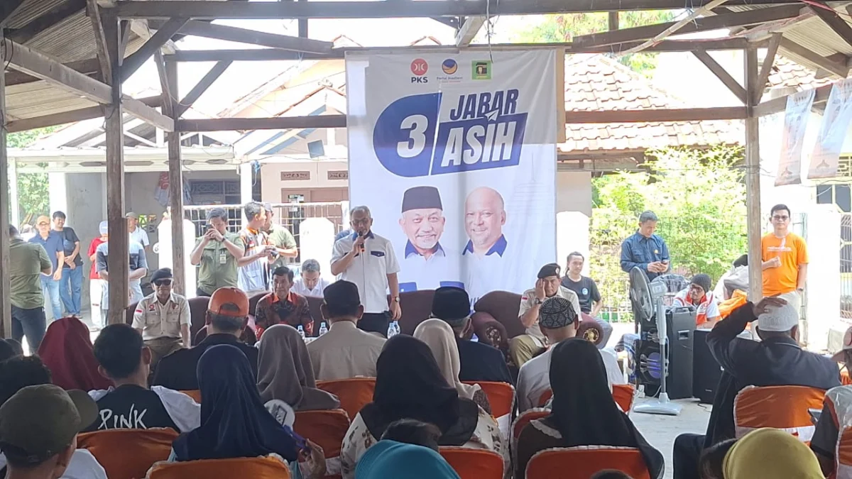 Foto: Ahmad Syaikhu di rumah perjuangan asih