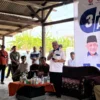 Foto: Ahmad Syaikhu di rumah perjuangan asih