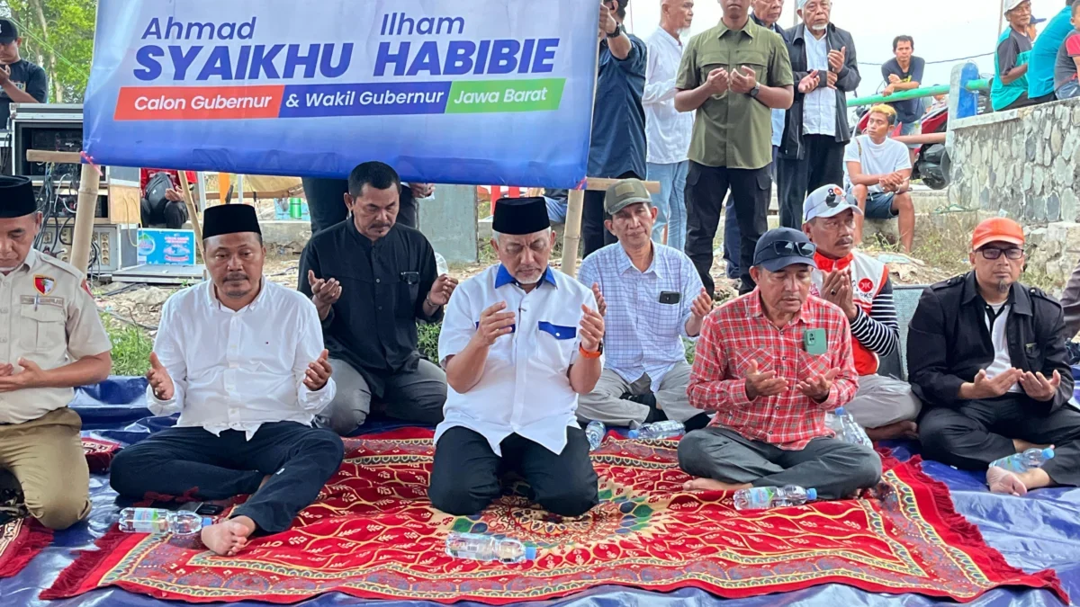 Foto: Doa bersama pasangan asih di karawang