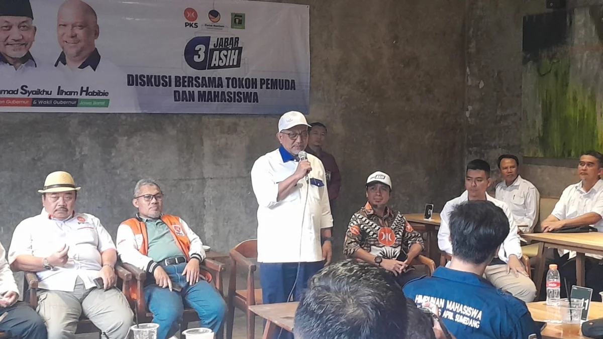 Foto: Ahmad Syaikhu diskusi dengan mahasiswa di Sumedang