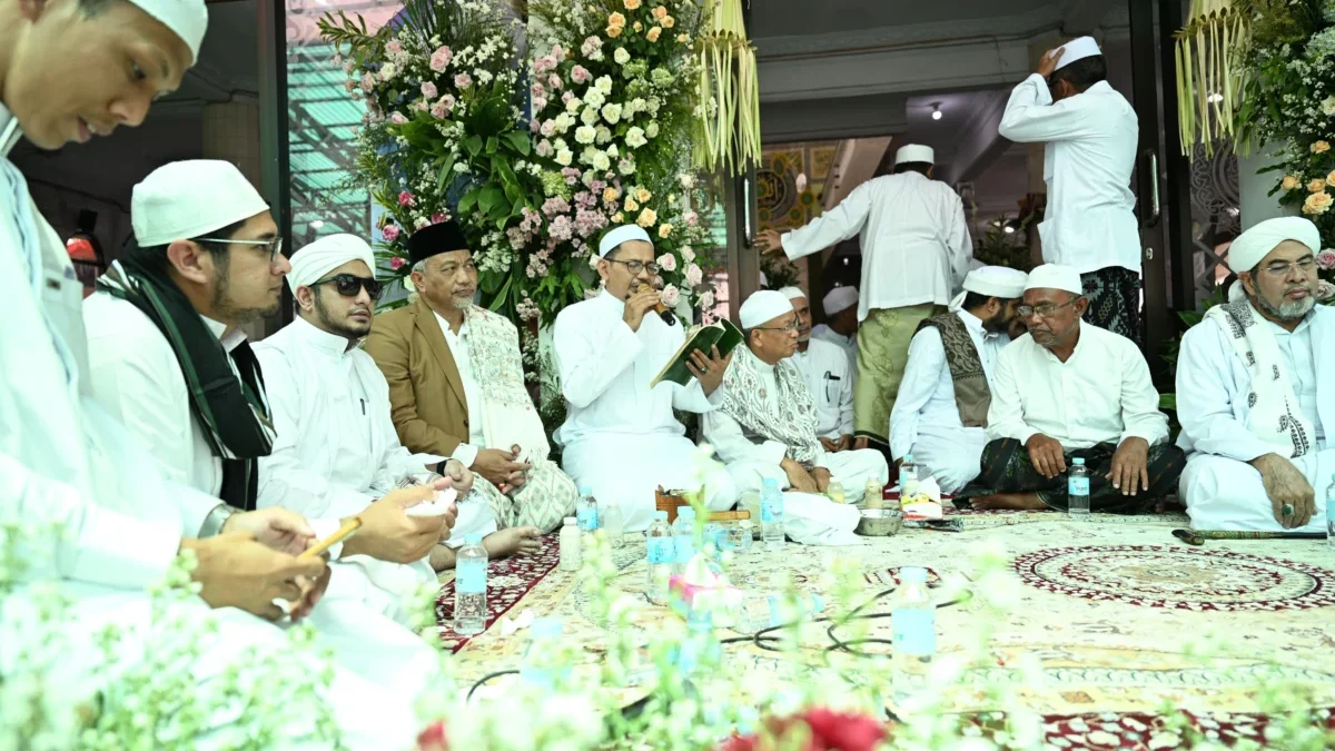 Foto: Cagub jabar hadiri peringatan maulid Nabi Muhammad di Bekasi