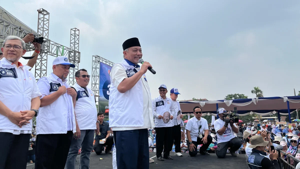 Foto: Antusias warga pada kampanya pasangan asih di bekasi