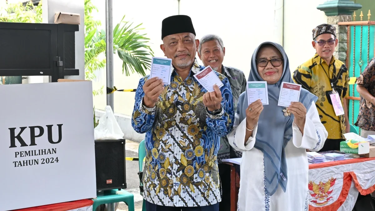 Foto: Syaikhu nyoblos di tps pondok gede