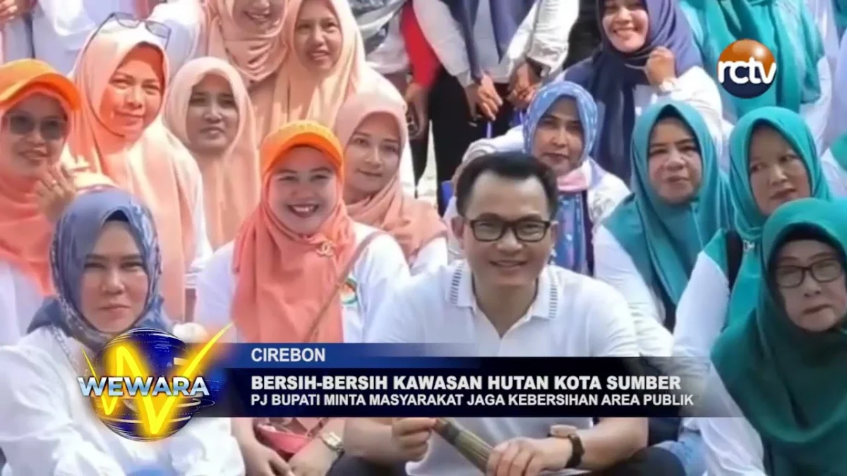 Bersih-Bersih Kawasan Hutan Kota Sumber