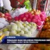 Pedagang Buah Keluhkan Penurunan Omset