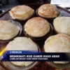 Menikmati Kue Kamir Khas Arab