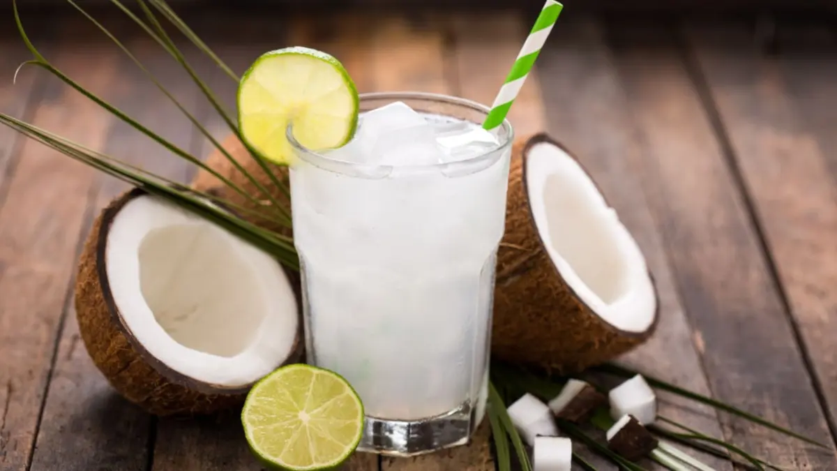 MANFAAT AIR KELAPA UNTUK KESEHATAN KULIT & WAJAH