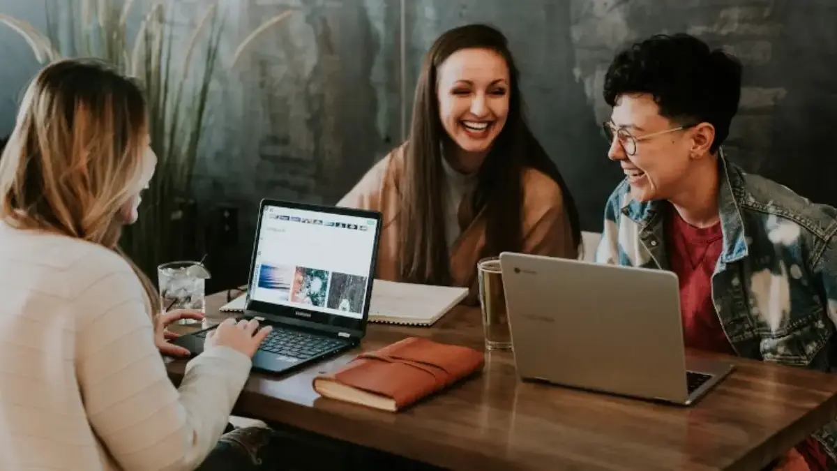 Cara Membuat CV Menarik dalam 10 Menit Tips & Trik Terbaru 2025 