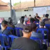 Diskusi bersama petani