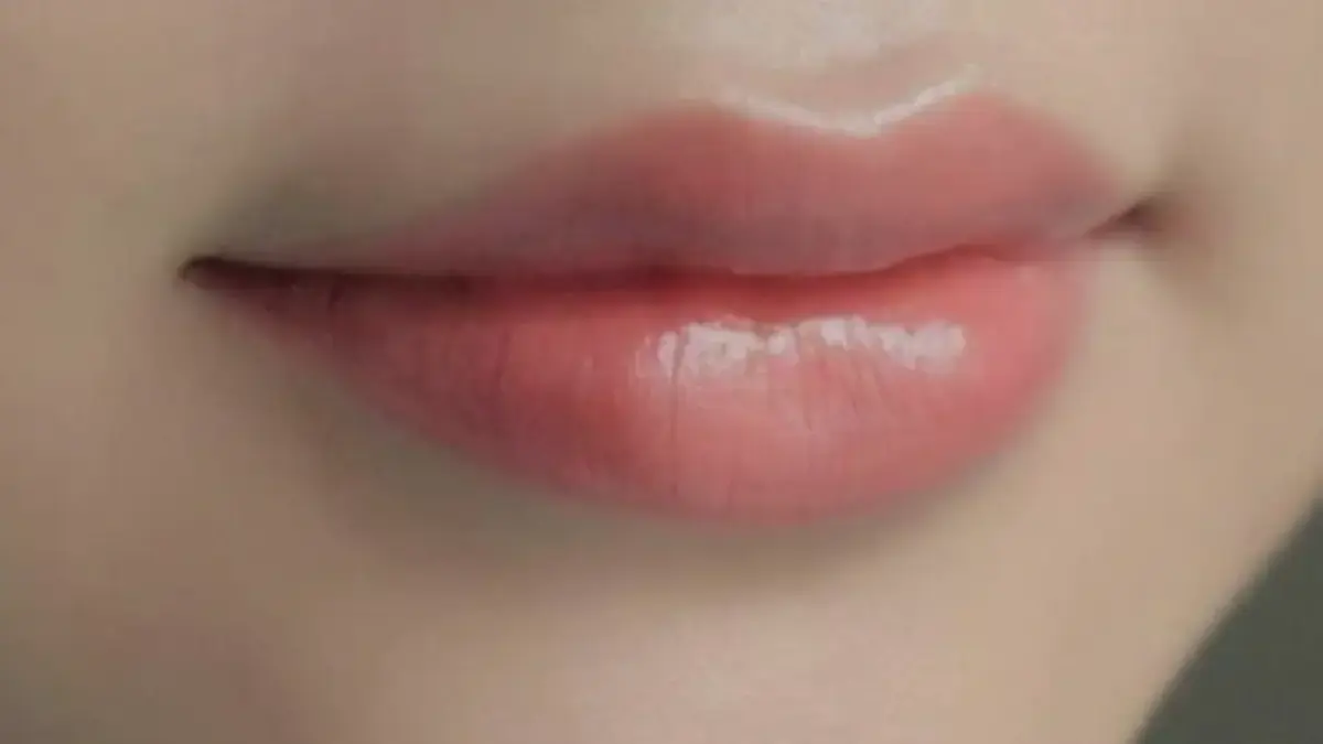 Cara Mencerahkan Bibir