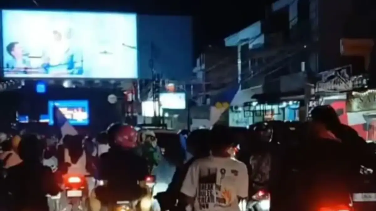 konvoi kemenangan persib di cirebon/sumber:radarcirebon.tv