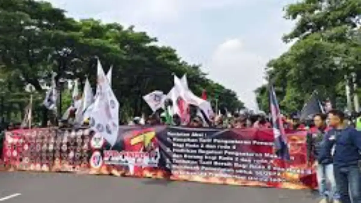 aksi demo ojol surabaya/foto:rri.co.id