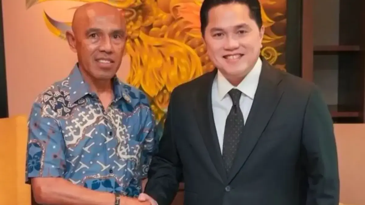 Simon Tahamata dan Erick Tohir