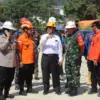 Bupati Imron Tinjau Longsor