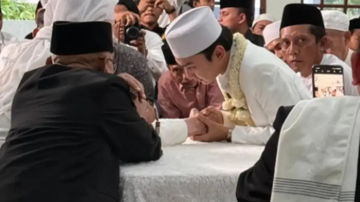 prosesi akad nikah gus azmi