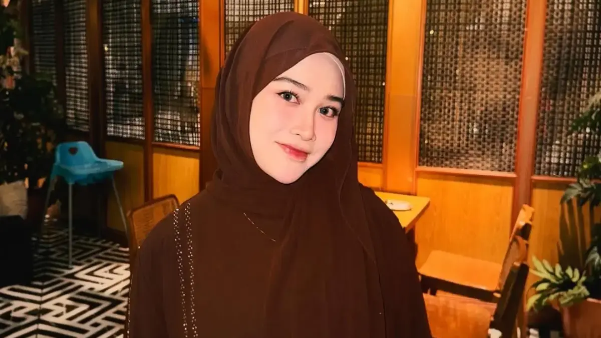 profil khansa mariska istri dari gus azmi