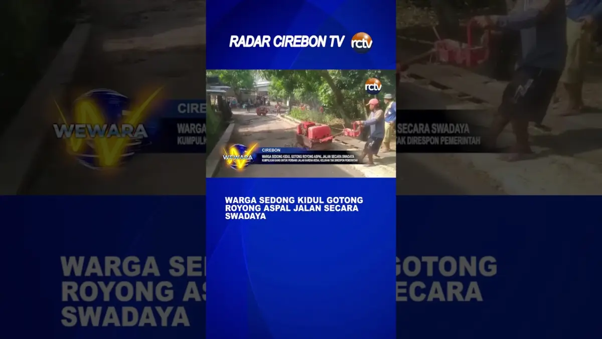 Warga Sedong Kidul Gotong Royong Aspal Jalan Secara Swadaya