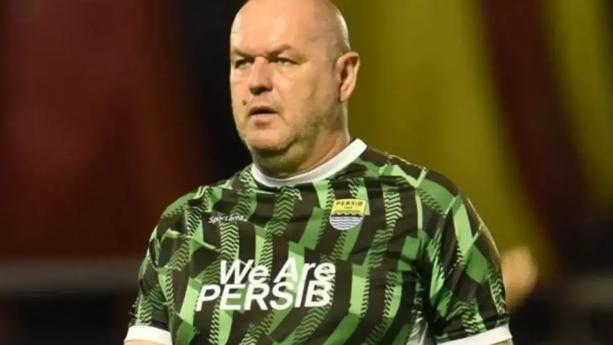 Bojan Hodak Buka Peluang Tambah Pemain Asing, Persib Siap Maksimalkan Kuota Super League 2025/2026