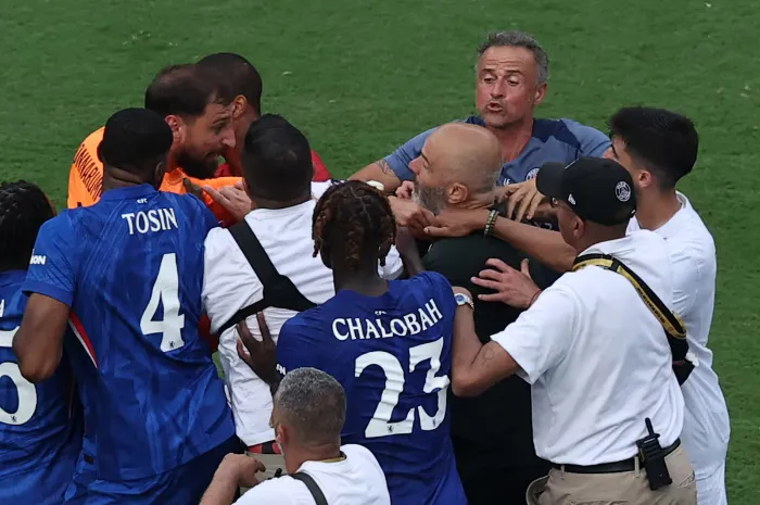 Keributan yang terjadi antara pemain Chelsea Vs PSG