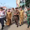 Forkopimda Kabupaten Cirebon melihat proses penertiban di Kawasan Trusmi
