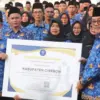 Bupati Imron melantik ribuan PPPK