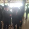 Bupati Cirebon bersalaman dengan Hilmy Rivai