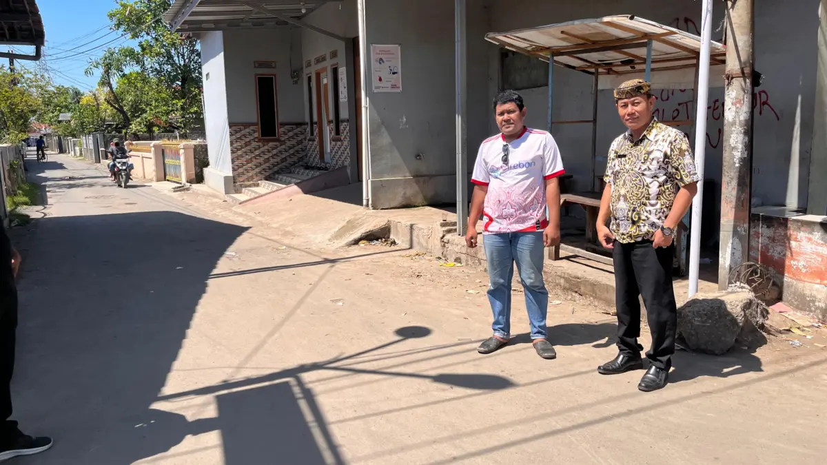 kuwu desa kanci sunaryo tunjukan jalan yang sudah diperbaiki