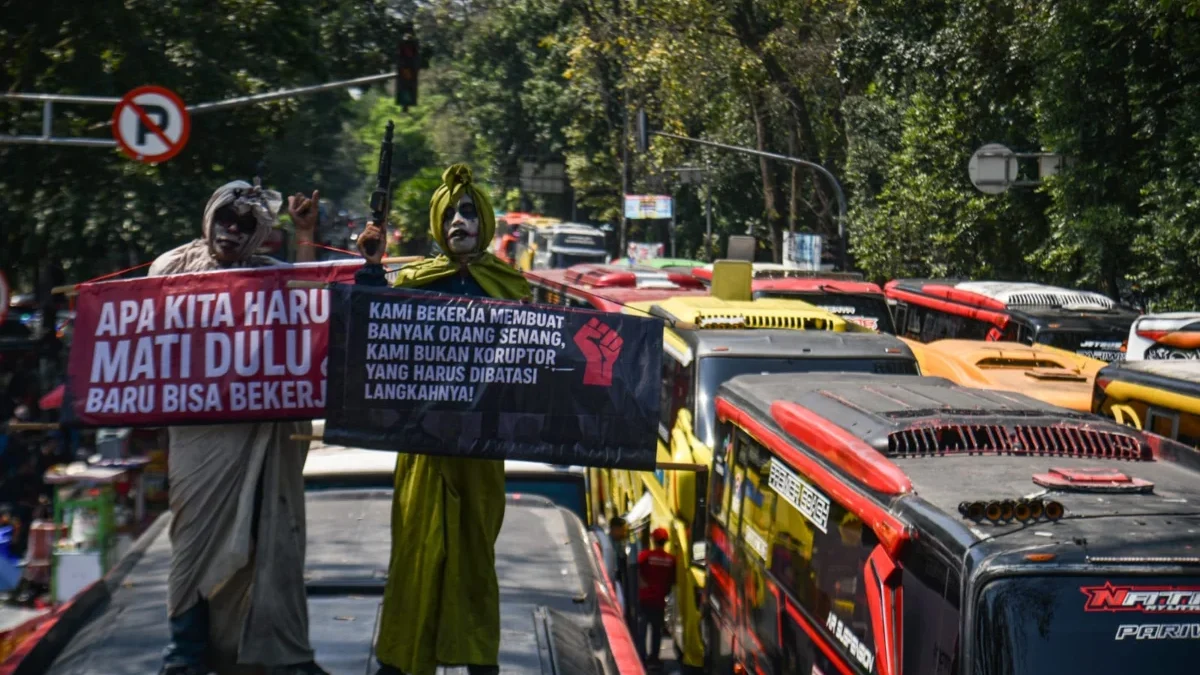 Demo pekerja Pariwisata Jabar