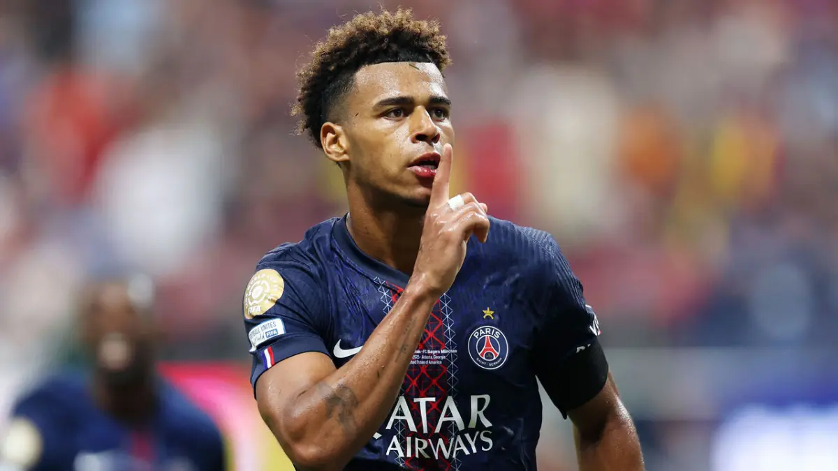D Doue menjadi pahlawan PSG saat menumbangkan Bayern Munich