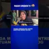 Warga Mekarjaya Antre Bantuan Beras Bulog