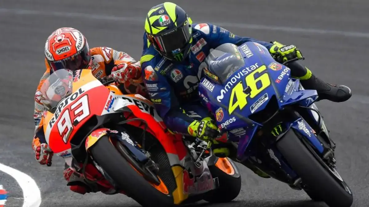 rivalitas mark marquez dan valentino rossi