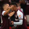 Aston Villa Bantai Roma