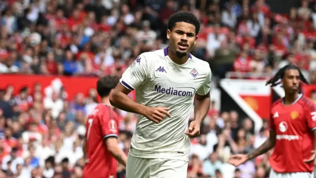 Simon Shom pencetak gol pertama