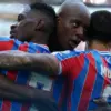 Crystal Palace juara