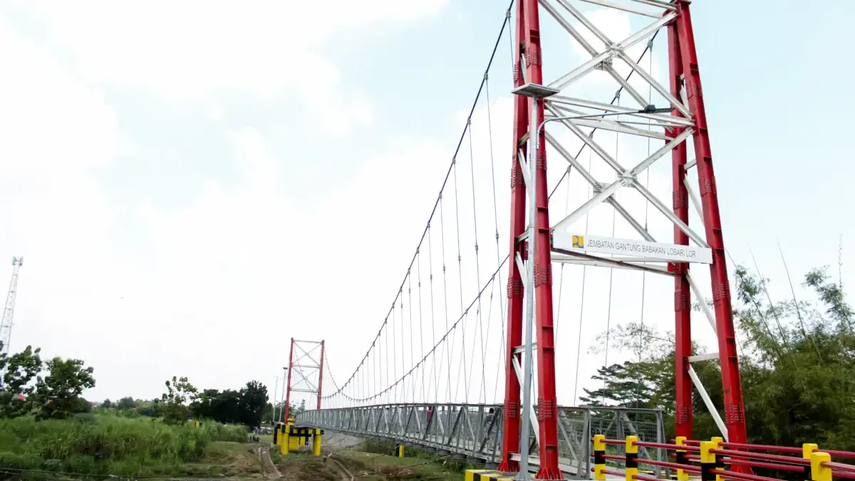 jembatan gantung penghubung cirebon dan brebes