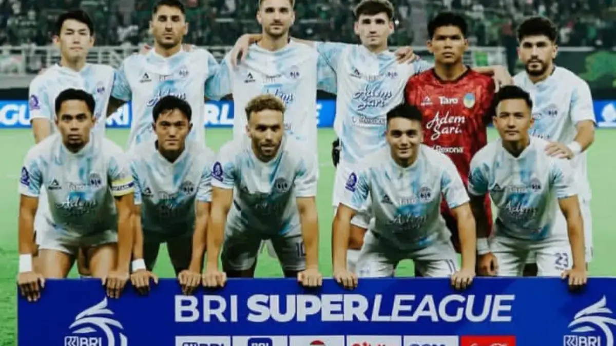 Arema FC bersiap menghadapi Bhayangkara FC di BRI Super League 2025/2026