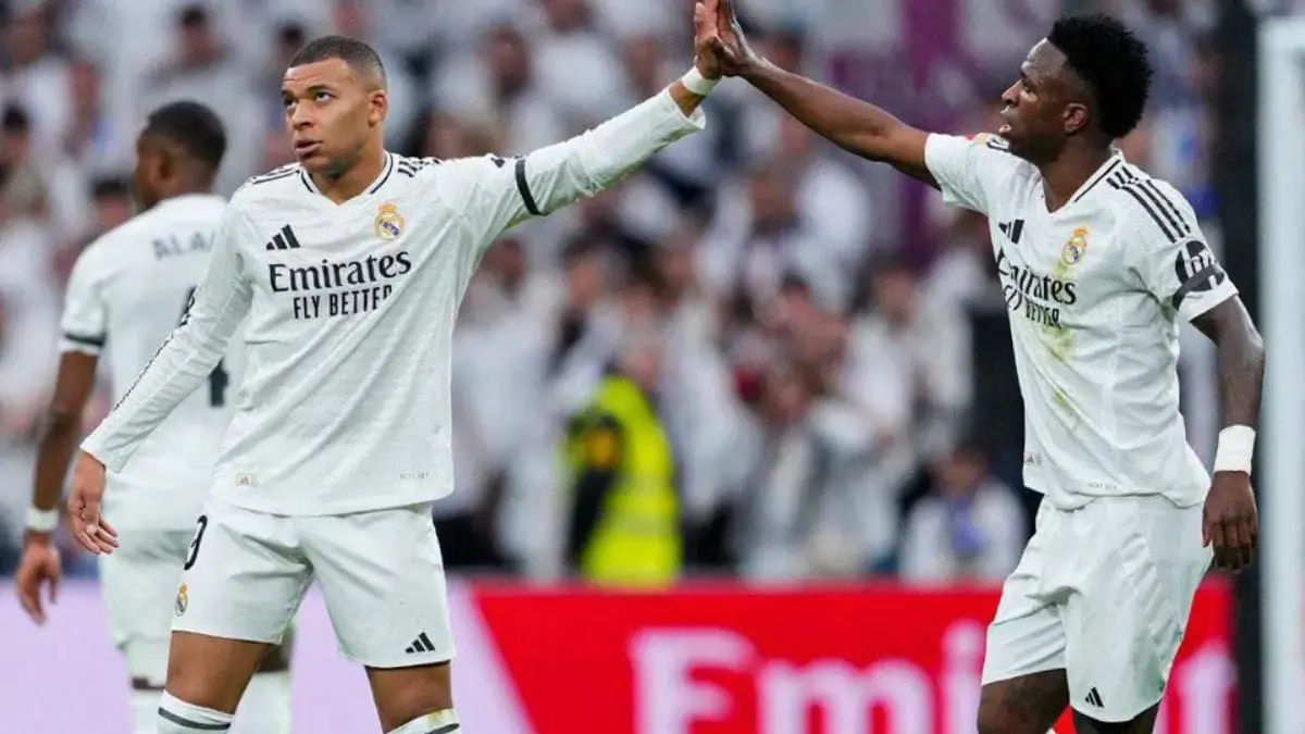 Pemain Real Madrid Kylian Mbappé dan Vinícius Júnior